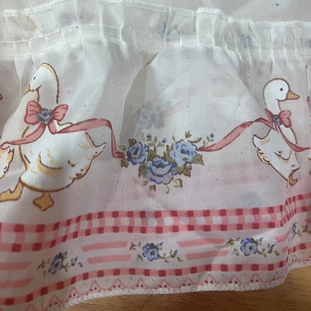 Vtg Country Farmhouse Geese Swag Valance Pink Gingham Ruffle White 56x31 USA NOS